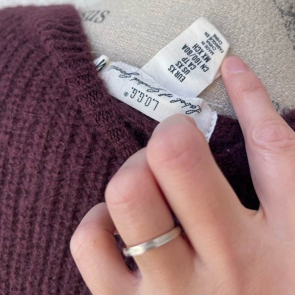 Oversized burgundy knitted sweater 
Size: XS - Picture 6 of 7